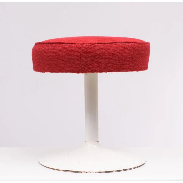Very nice Metal Tulip stool, comes with a brand new Red upholstery. 1970s.
