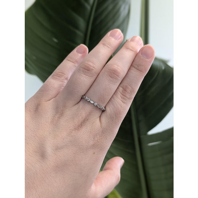 Green Dainty Alexandrite Band With Milgrain Details in Solid 14k White Gold | Rd 2mm, Size 6.75 For Sale - Image 8 of 8