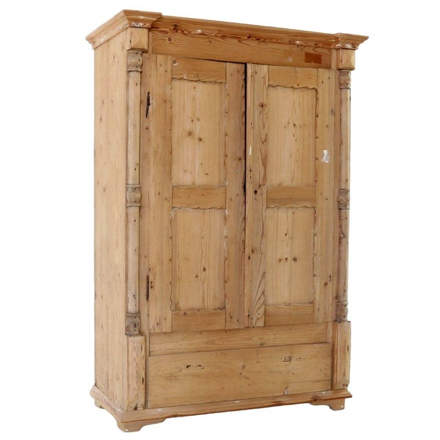 Antique Wardrobe in Wood, 1890s, in Good conditions. Designed 1890 to 1919
