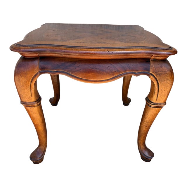 1990s Thomasville Fine Burl End Side Table Parque Top Jacobean Style British Gentry For Sale
