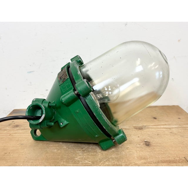 Industrial Green Explosion Proof Lamp in Cast Aluminium from Elektrosvit, 1970s For Sale - Image 15 of 18