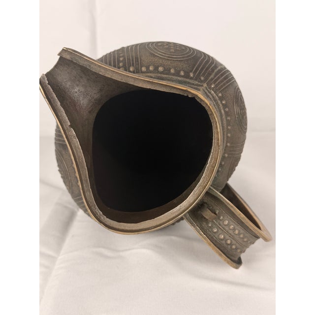 African Early 20th Century West African Cast Bronze/Brass Pouring Vessel, Nigerian/Benin Tradition For Sale - Image 3 of 5