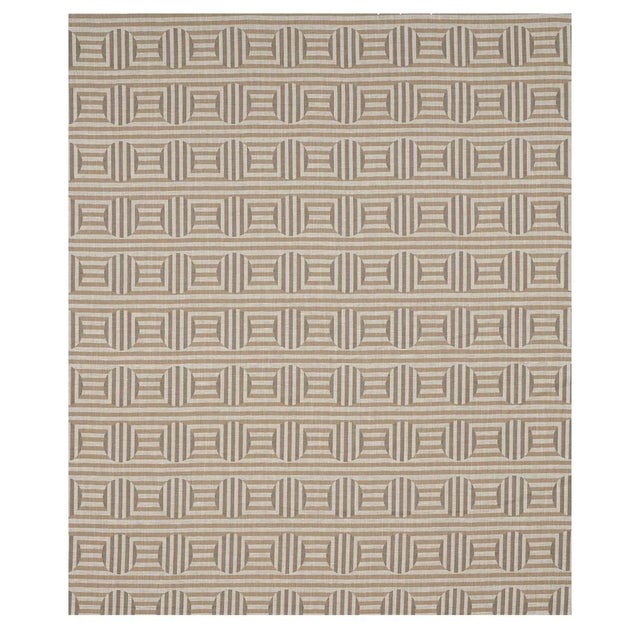 A contemporary combination of circles and stripes, Soto is a cotton-linen pocket-weave fabric with unique, "magic-eye"...