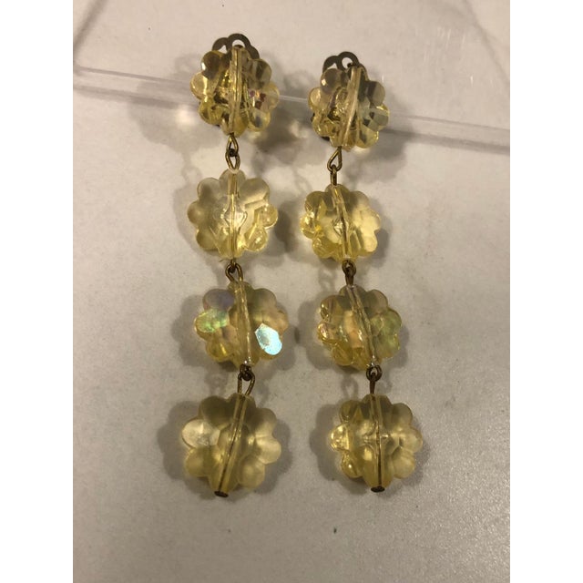 1960s Pair of Austrian Yellow Floral Lucite Dangle Earrings For Sale - Image 4 of 9