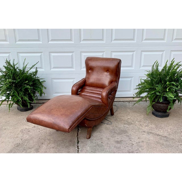 1970s Vintage Deluxe Electric Contour Lounge Chair For Sale In Wichita - Image 6 of 12