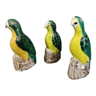 Early 20th Century Set of Three Porcelain Famille-Verte Parrots For Sale