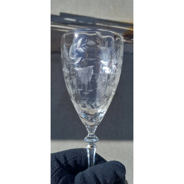 1930s Rock Sharpe Water Glasses Bird of Paradise Floral Set of Five (5x) For Sale In New York - Image 6 of 12