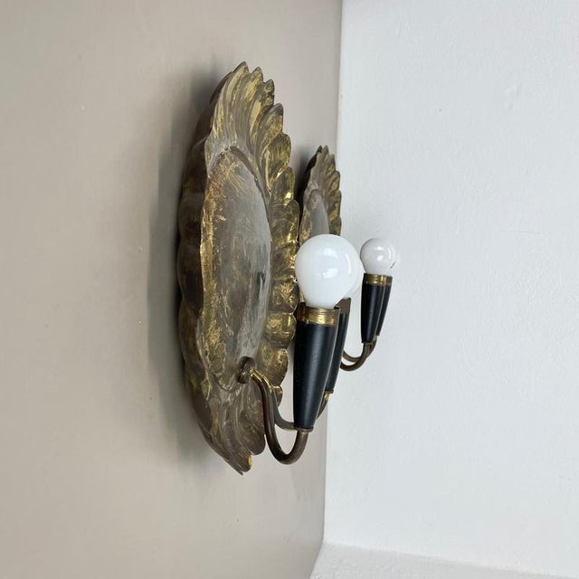 Gio Ponti Brass Theatre Wall Light Sconces in the style of Gio Ponti, Italy, 1950s, Set of 2 For Sale - Image 4 of 17