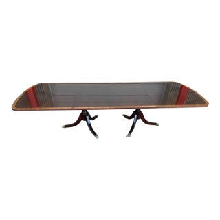 Late 20th Century Ethan Allen Inlaid Mahogany Pedestal Base Dining Table With Leaves For Sale