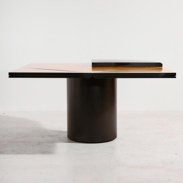 The ‘Quadrondo’ dining table designed by Erwin Nagel for Rosenthal in the 1980s. An interesting feature of the table is...