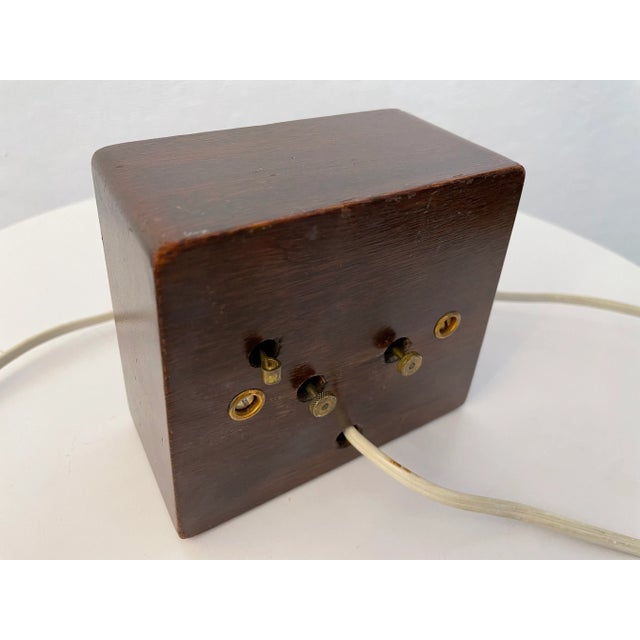 1950s General Electric Table Clock in Wood For Sale In Providence - Image 6 of 12