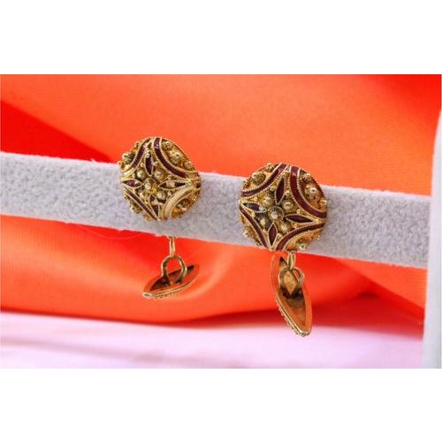 Gold cufflinks with roses and enamel decoration. Metal: Gold. Origin: Portuguese. Brand: Tigre II Title. Weight: 4.42...