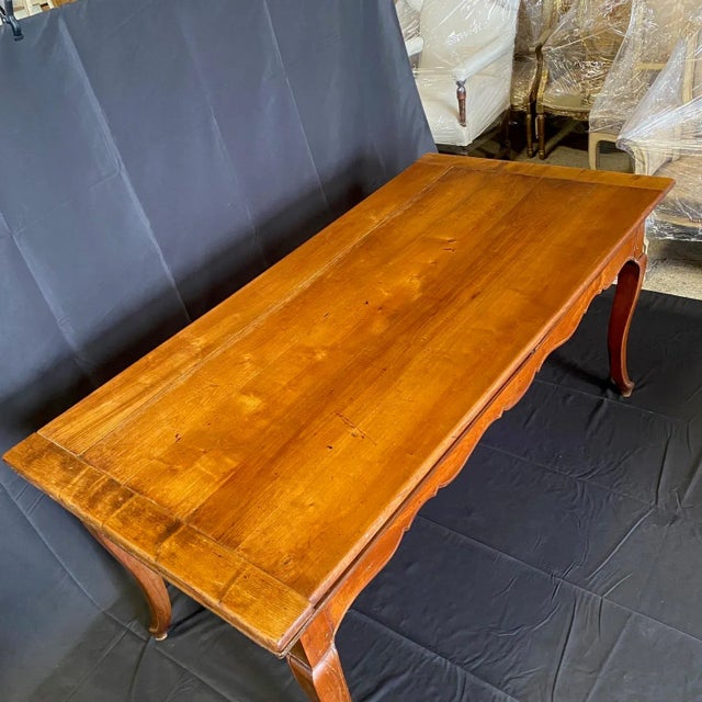 Extension 19th Century French Provincial Farmhouse Dining Table With Two Leaves For Sale - Image 11 of 12