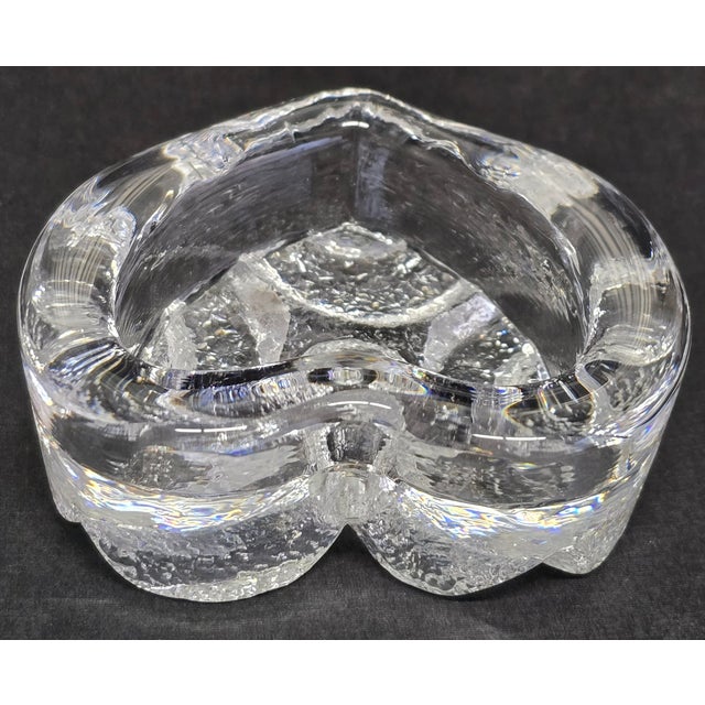 2010s Beautiful Heart Shaped Heavy Molded Fine Crystal Small Dish For Sale - Image 5 of 12