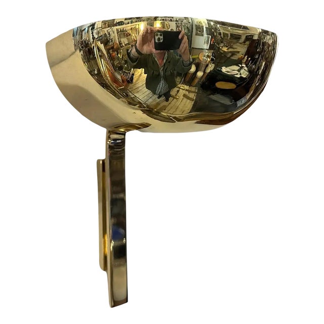 Two 1980s Elegant Mid-Century Modern Brass Italian Wall Sconces by Lumi Milano For Sale