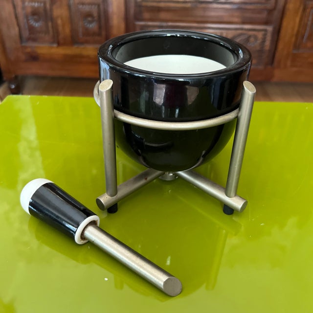 1970s Modern Mortar and Pestle With Metal Base - Set of 2 For Sale - Image 4 of 7