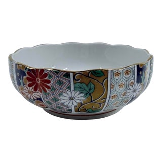 Japanese Arita Imari Scalloped Porcelain Bowl For Sale