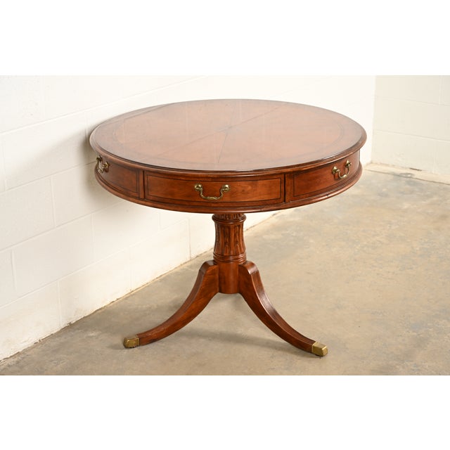 English Hekman Georgian Banded Cherry Wood Pedestal Drum Side Table or Tea Table, Circa 1980s For Sale - Image 3 of 15