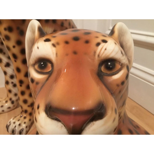 Mid-Century Modern Rare Vintage Italian Ceramic Cheetah Family – Complete Set of Three – Mid-Century Modern / Hollywood Regency – Made in Italy For Sale - Image 3 of 10