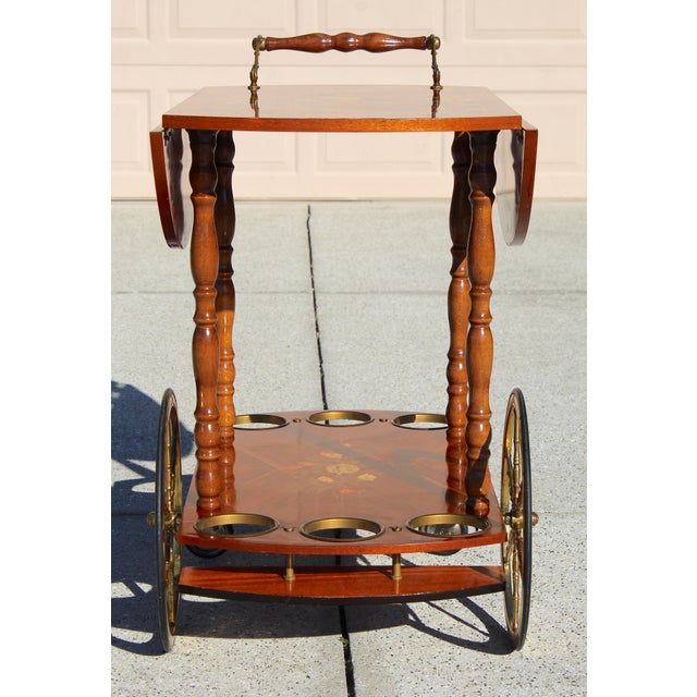Italian Tea Cart - Mid-Century Sorrento-Style Marquetry Inlaid Wood & Brass Rolling Bar Cart - Made in Italy For Sale - Image 15 of 18