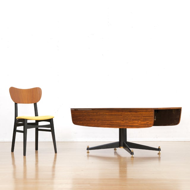 This beautiful vintage drop leaf table was produced by E Gomme (G Plan) as part of their 'Librenza' range during the late...