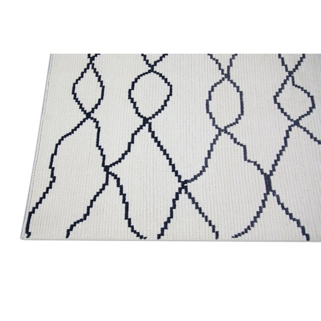 Handmade White Geometric Turkish Tulu Rug 7'10" X 10'7" For Sale In Houston - Image 6 of 9