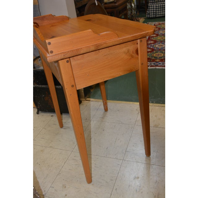 Beautifully designed Ethan Allen Pine Side Table. From the Country Craftsman Collection and features a Shaker style....