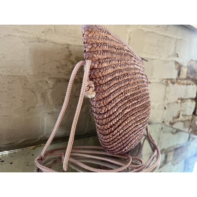 Vintage 1980s Lavender Woven Crossbody Bag For Sale - Image 4 of 5