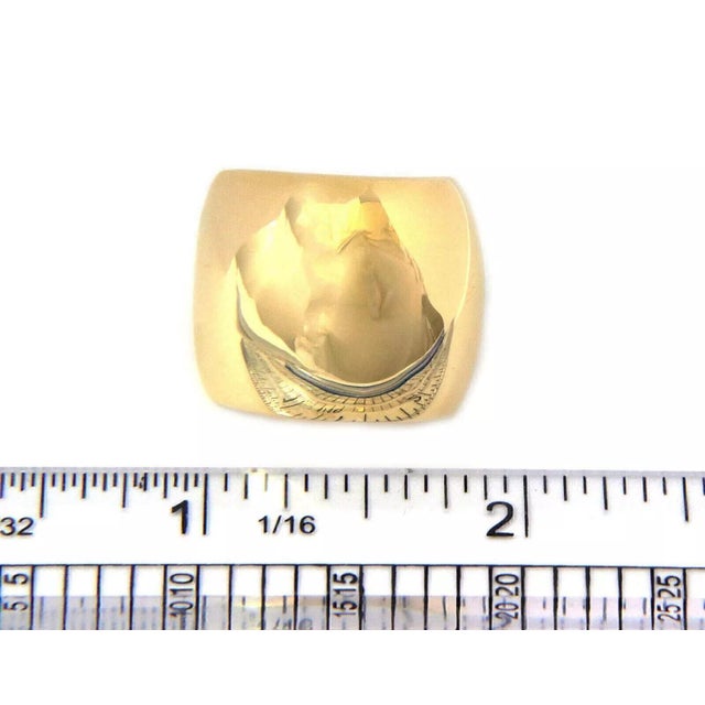 26692 - Mayor's Jeweler 18k Yellow Gold 20mm Wide Huggie Earrings, 2 Pieces For Sale In Miami - Image 6 of 7