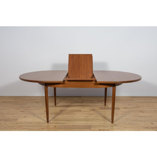 Brown Mid-Century Modern Teak Oval Dining Table from G-Plan, United Kingdom, 1960s For Sale - Image 8 of 18