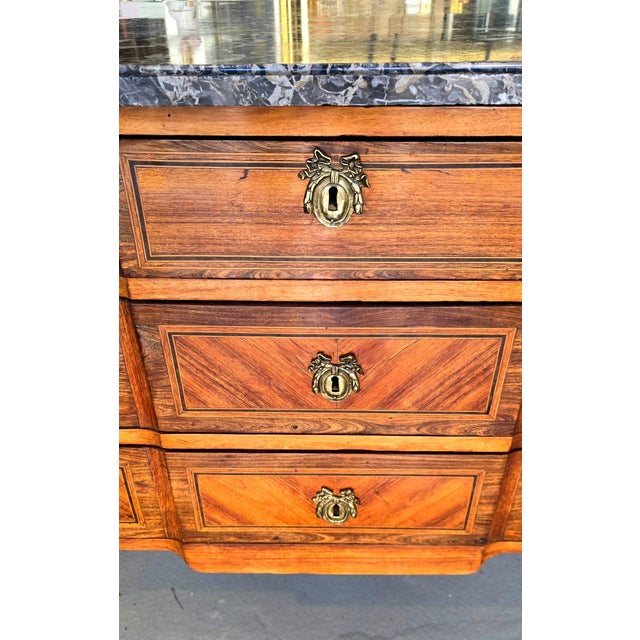 Marquetry Commode with Projecting Top For Sale - Image 5 of 18