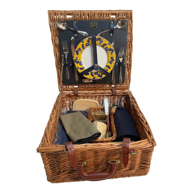 Vintage English Wicker Picnic Basket For Sale