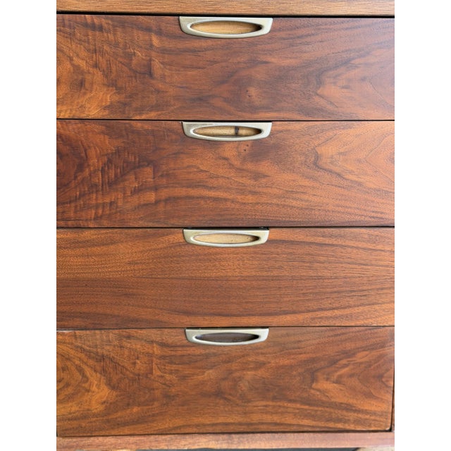 1960s Broyhill Premier Walnut Mid Century Dresser Twelve Drawer Central Doors Credenza For Sale - Image 15 of 18