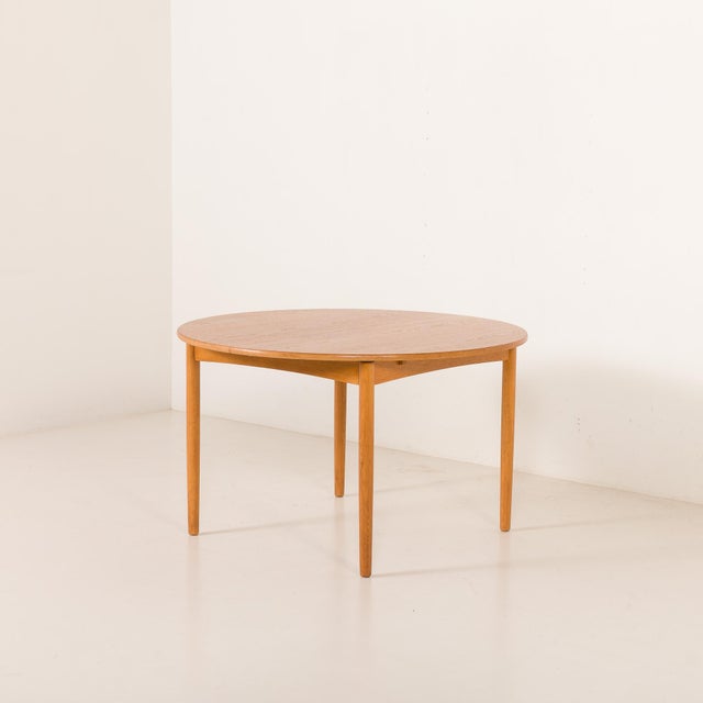 Wood Danish Oak Round Dining Table with One Extension, 1970s For Sale - Image 7 of 13