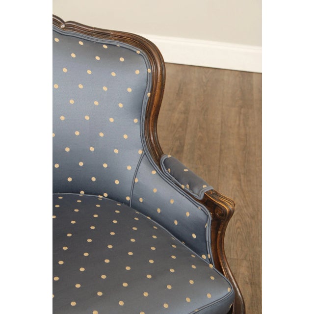 French Louis XV Style Vintage Carved Walnut Bergere Armchair For Sale - Image 10 of 12