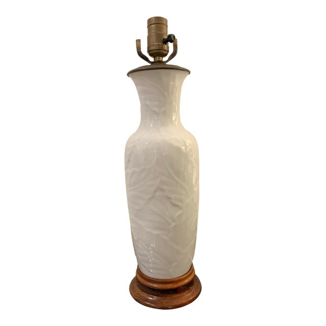 Chinoiserie White Intaglio Porcelain Lamp For Sale