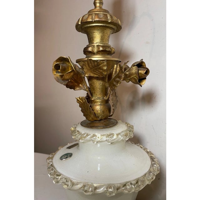 1940s Antique Italian Murano Venetian Gilt Wood Hand Blown Flek Glass Iron Table Lamp For Sale - Image 5 of 15