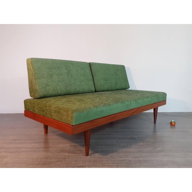 Mid-Century Scandinavian Daybeds and Corner Table by Ingmar Relling for Ekornes, 1960s, Set of 3 For Sale - Image 16 of 18