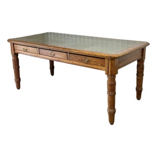 Early 19th Century English Heart Pine Leather Top Desk For Sale