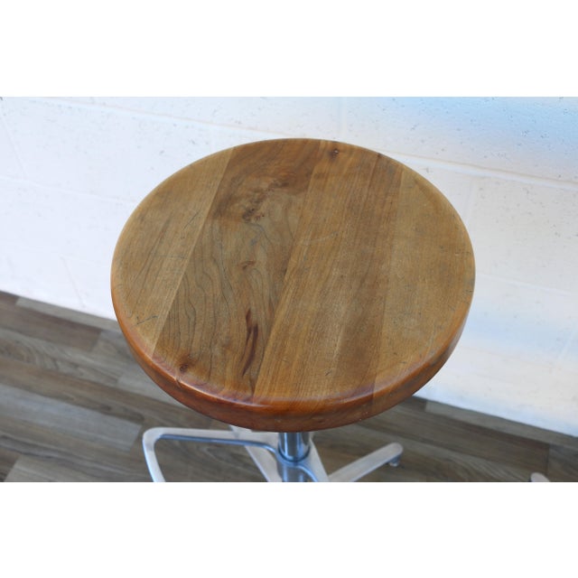 Set of 3 Mid-Century Modern Butcher Block & Chrome Swivel Bar Stools, 1970s For Sale In Los Angeles - Image 6 of 18