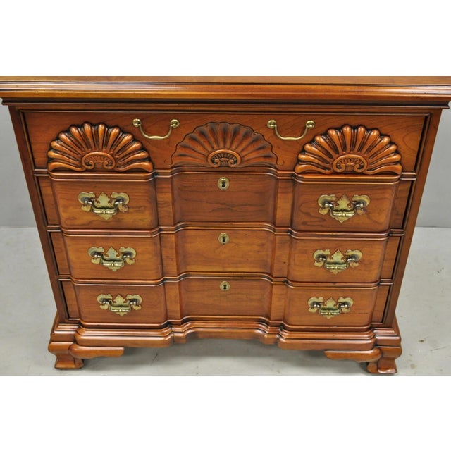 Traditional Vintage Georgian Cherry 3 Drawer Block Front Bachelor Chest Dresser by Harden For Sale - Image 3 of 18