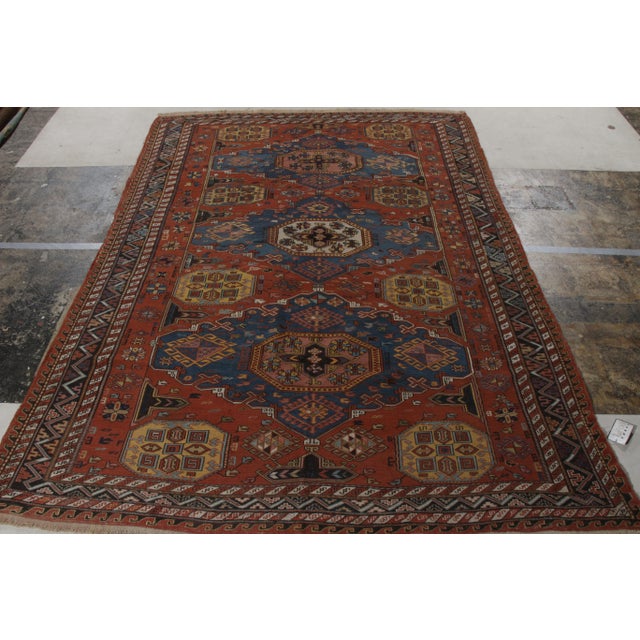 Hand-knotted in wool, an antique 7x9 Soumak rug originating from Russia circa 1920-1930. Joining Rug & Kilim’s Antique &...