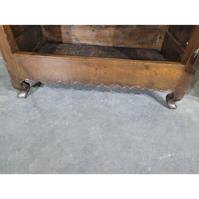 Louis XV Wardrobe in Oak For Sale - Image 5 of 13