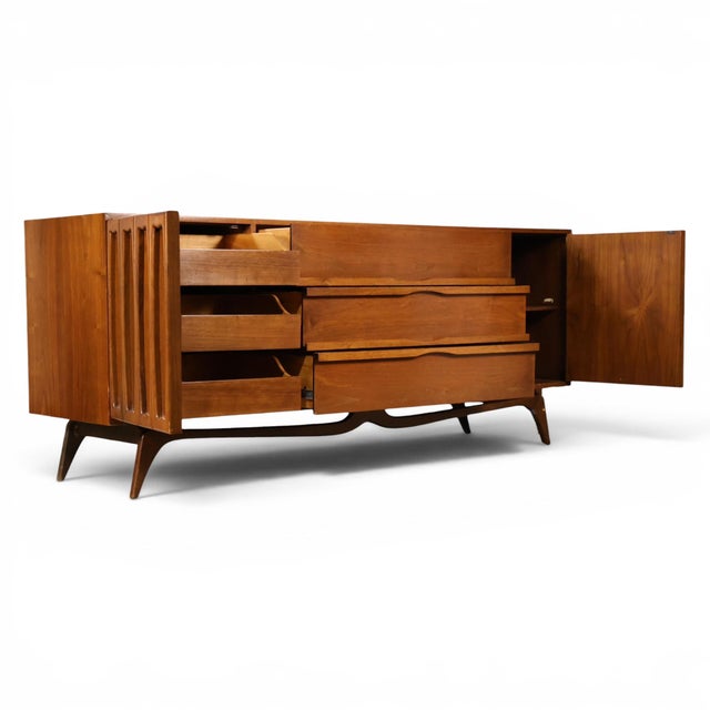 Tobago Vintage Mid Century Modern Lowboy Dresser C. 1960s, Attributed For Sale - Image 9 of 14
