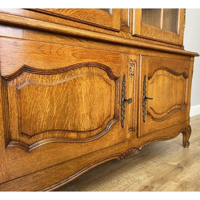 Vintage French Louis XIV Style Oak Display Cabinet For Sale - Image 11 of 16