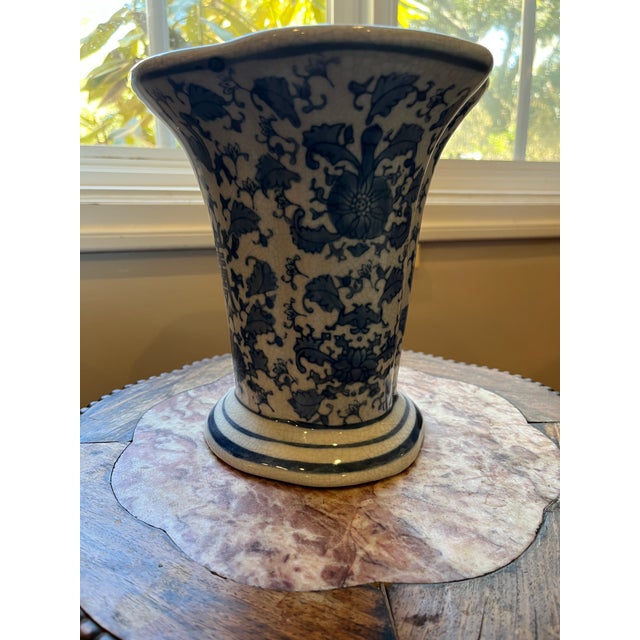 Mid-20th Century Chinese Blue & White Crackle Glaze Vase With Bats & Shou Motif For Sale - Image 4 of 7