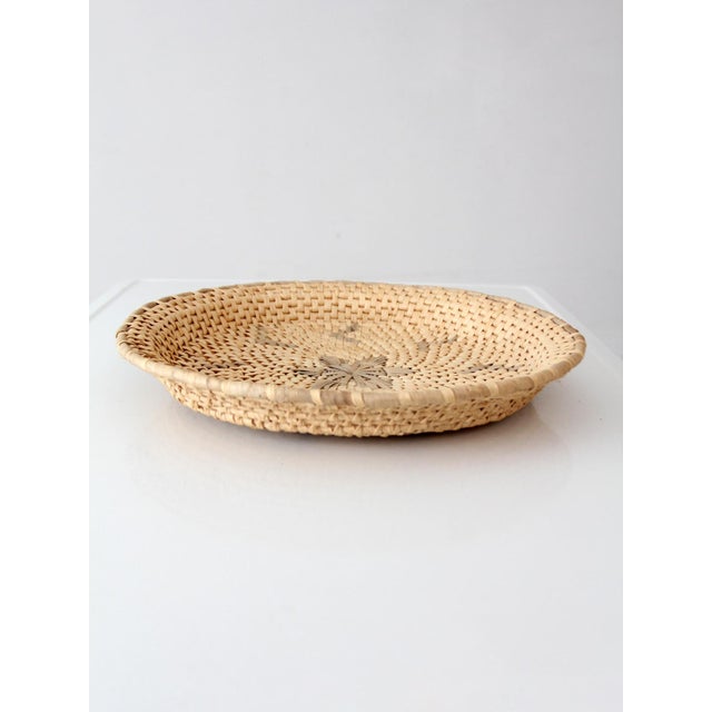 Vintage Handwoven Southwestern Basket Tray For Sale - Image 4 of 10