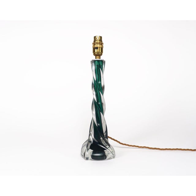 Vintage Swedish Emerald Green Twisted Glass Table Lamp by Flygsfors, 1960s For Sale - Image 4 of 4