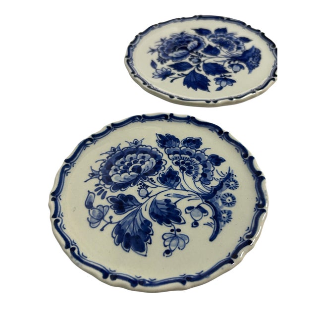 Vintage Hand-Painted Floral Miniature Wall Plates from Royal Delft, 1970s, Set of 7 For Sale - Image 3 of 10