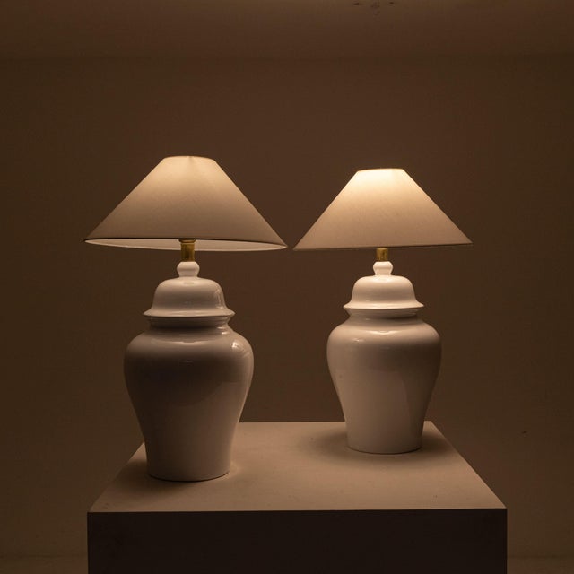 White Table Lamps by Tommaso Barbi, 1970s, Set of 2 For Sale - Image 4 of 8
